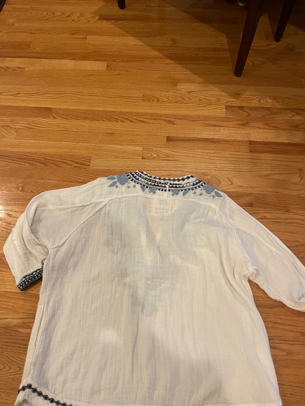 Johnny Was White Tunic with Blue Floral Embroidery - Picture 5 of 5